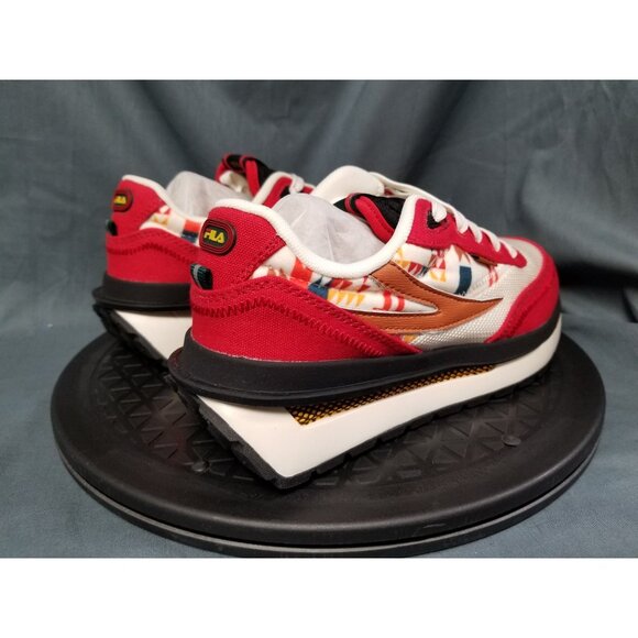 Fila Kids Renno Sneakers Red White Black Gum Size 2.5 NEW IN BOX! - Picture 8 of 11